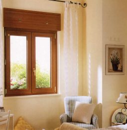 finestre in pvc effetto legno con vetri anti rumore e cassonetto in pvc alto isolamento