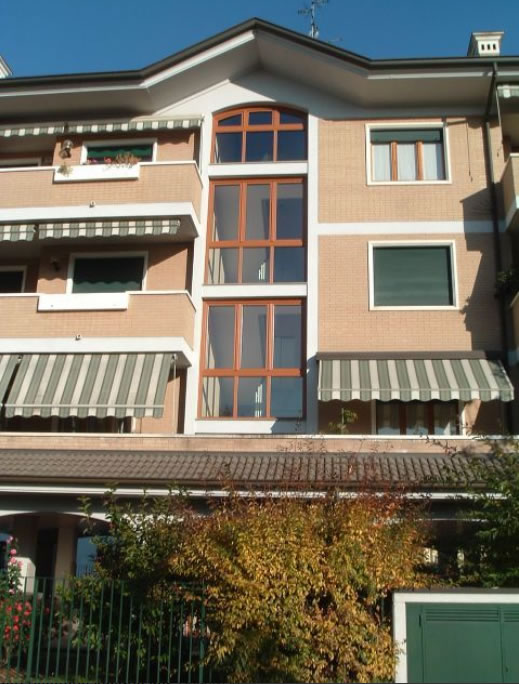 serramenti in pvc effetto legno condominio monza brianza